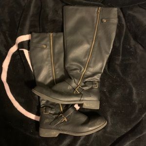 BLACK WIDE SZ 9.5 boots